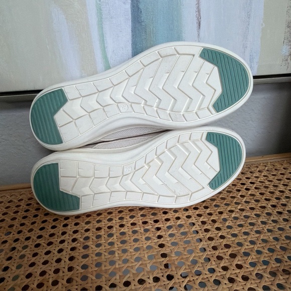 Hurley “Castaic” Women’s Colorful & Functional Casual Fashion Sneaker Beige 6.5 - Picture 8 of 8